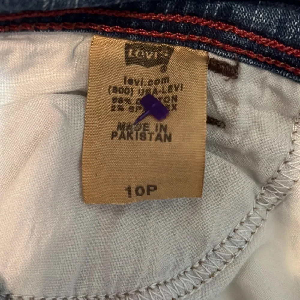 Women’s SZ 10P Levi’s 512 Perfectly Slimming